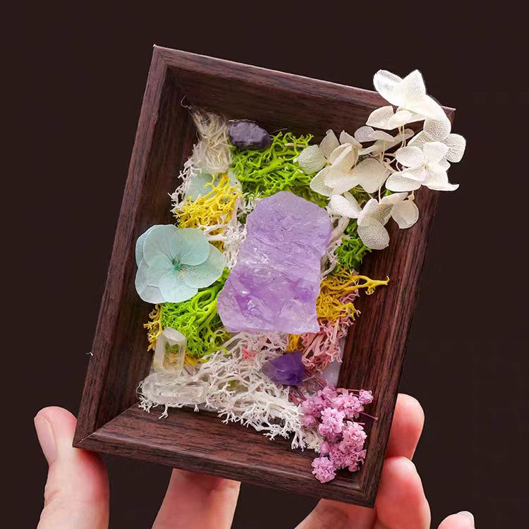 Mini Crystal Moss Frame Art – Rose Quartz & Preserved Flowers (Handmade)